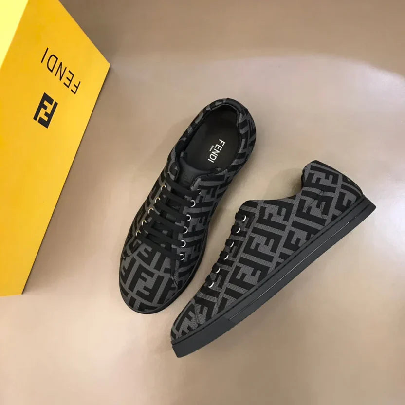 FENDI SNEAKER