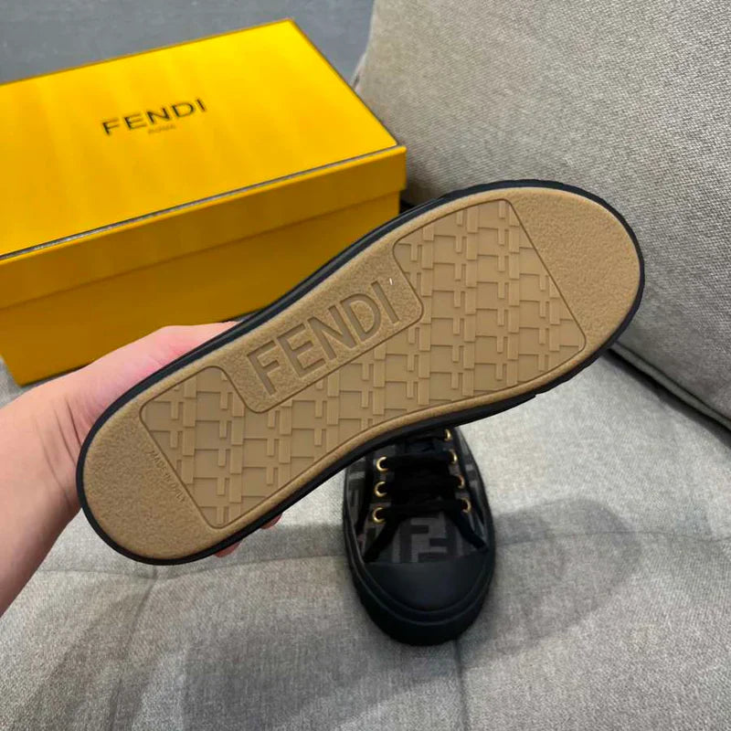 FENDI SNEAKER
